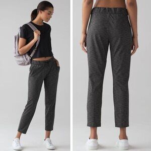 LULULEMON On The Fly Pant 28" Size 4 Heathered Black